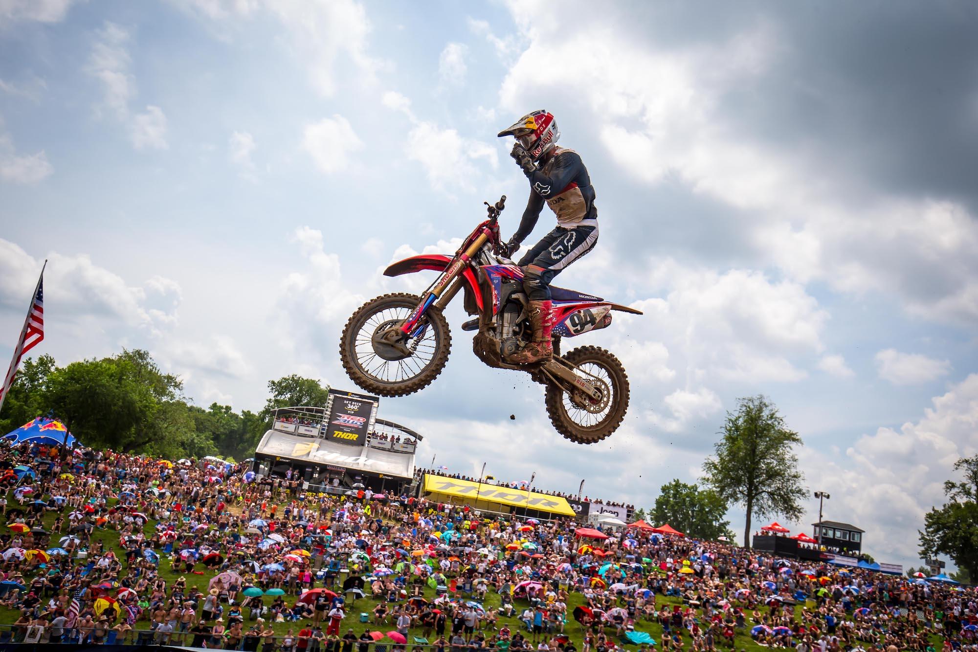 Roczen_RS_MX19_RedBud_011