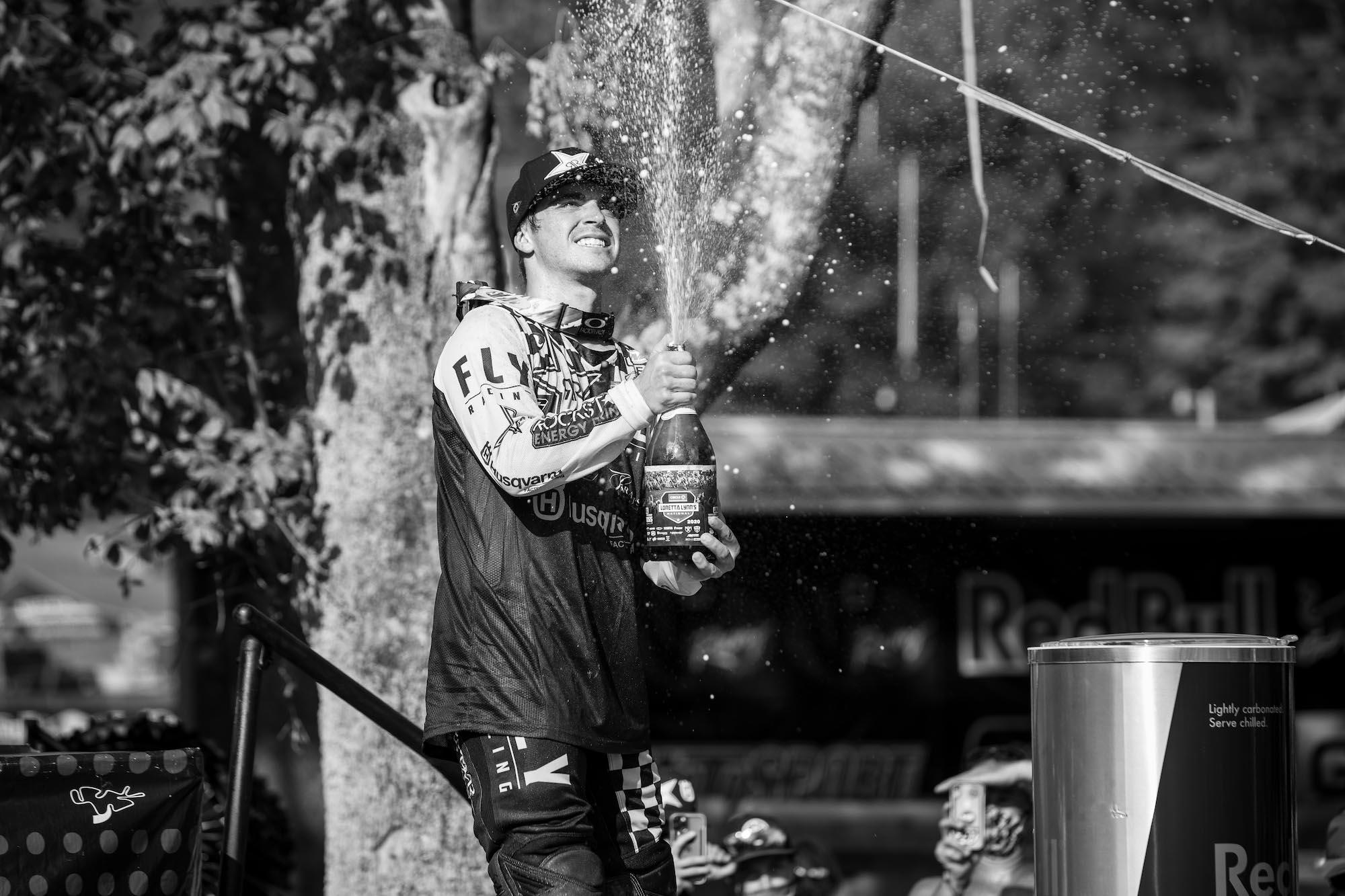 Osborne_AlignMedia_MX20_Lorettas1_086