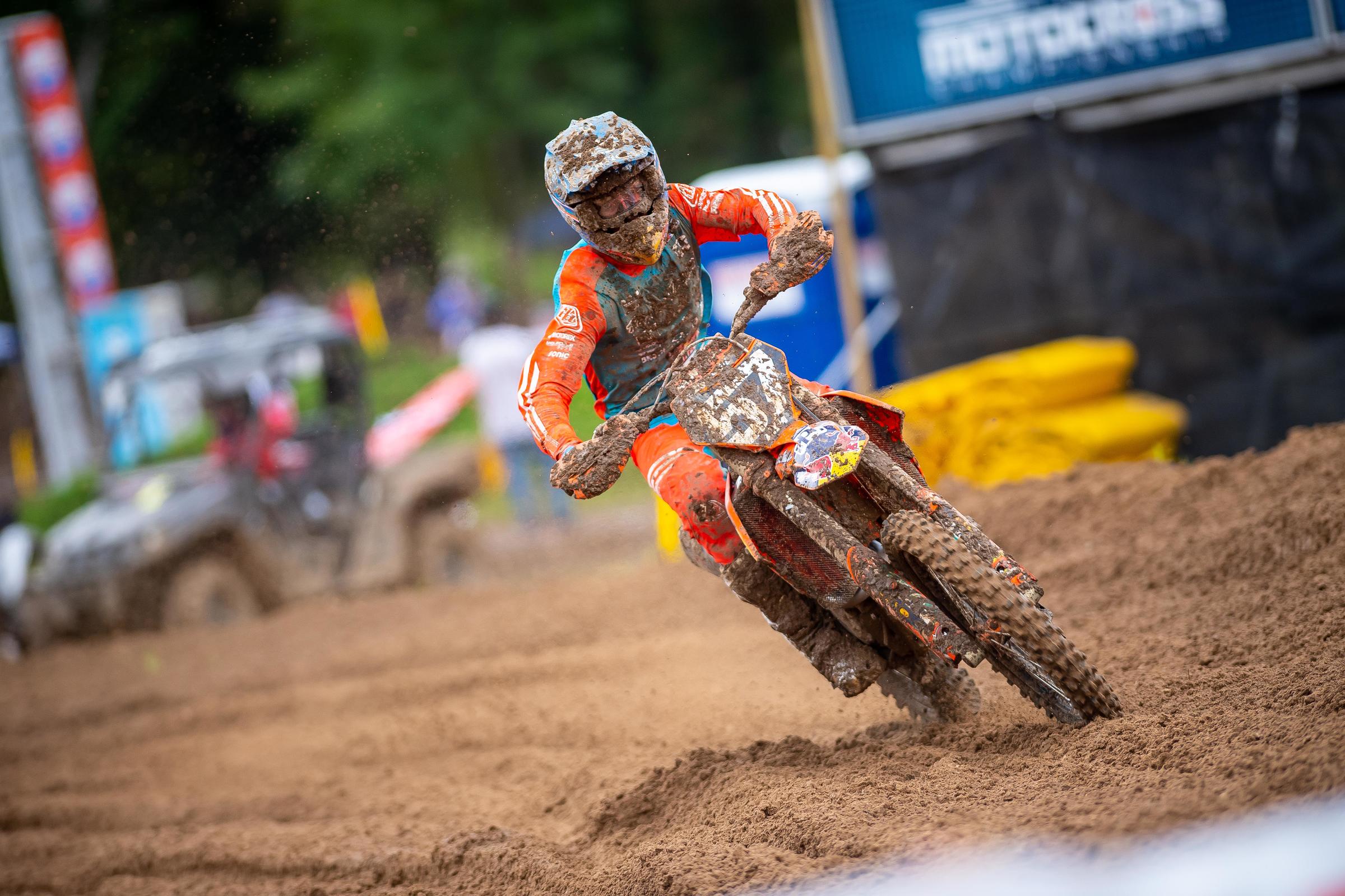 Drake_AlignMedia_MX20_Lorettas2_020