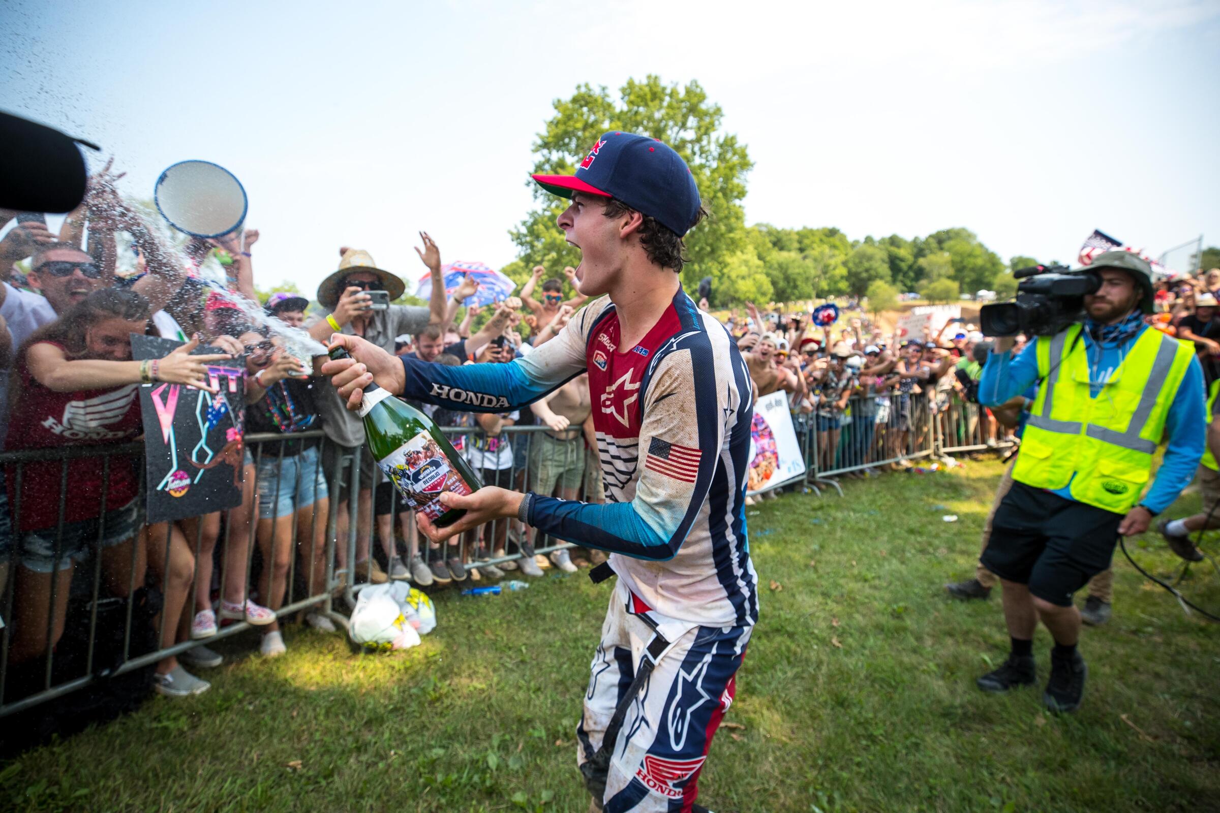 Lawrence_J_AlignMedia_MX21_RedBud_142