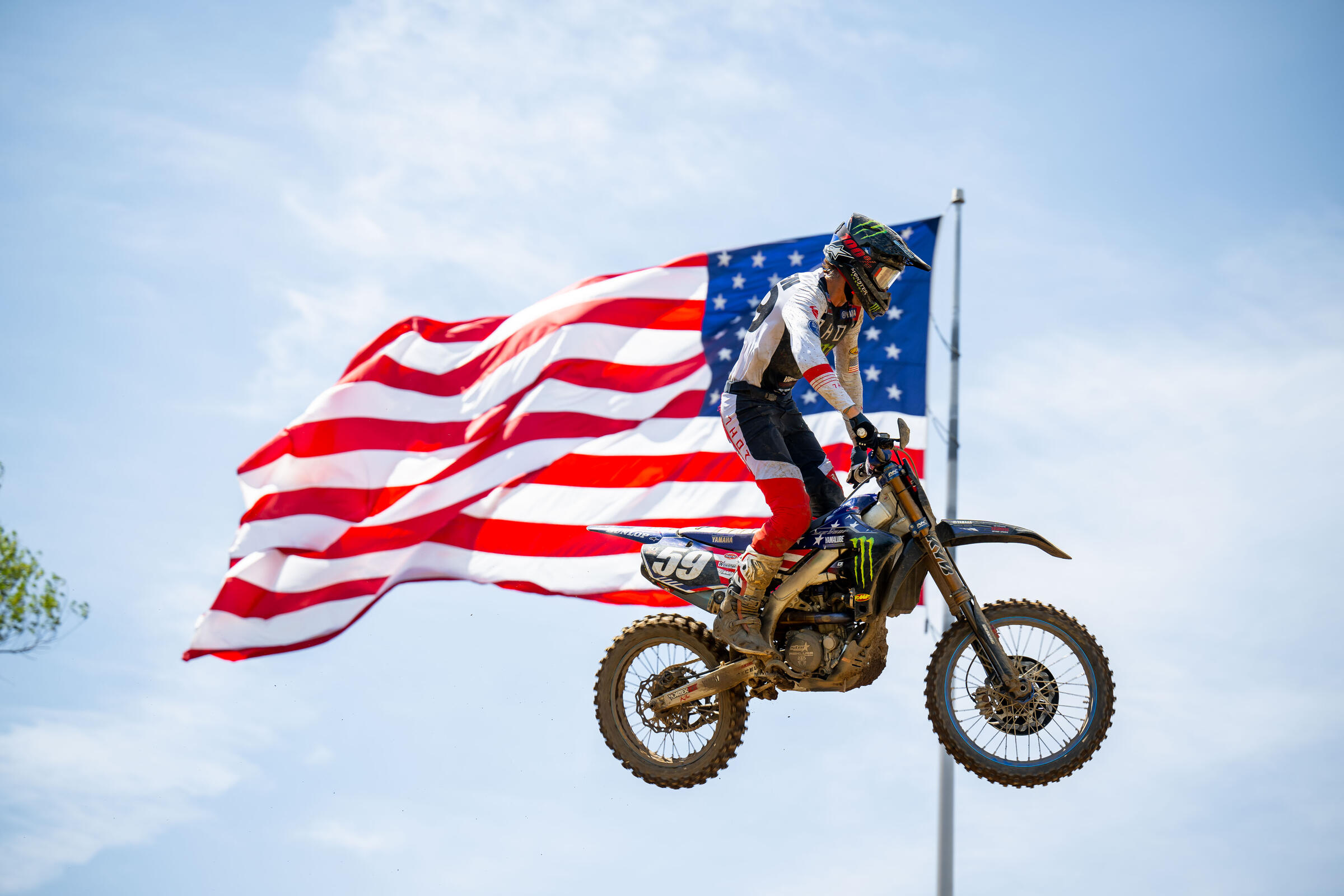 Kitchen_AlignMedia_MX22_RedBud_025