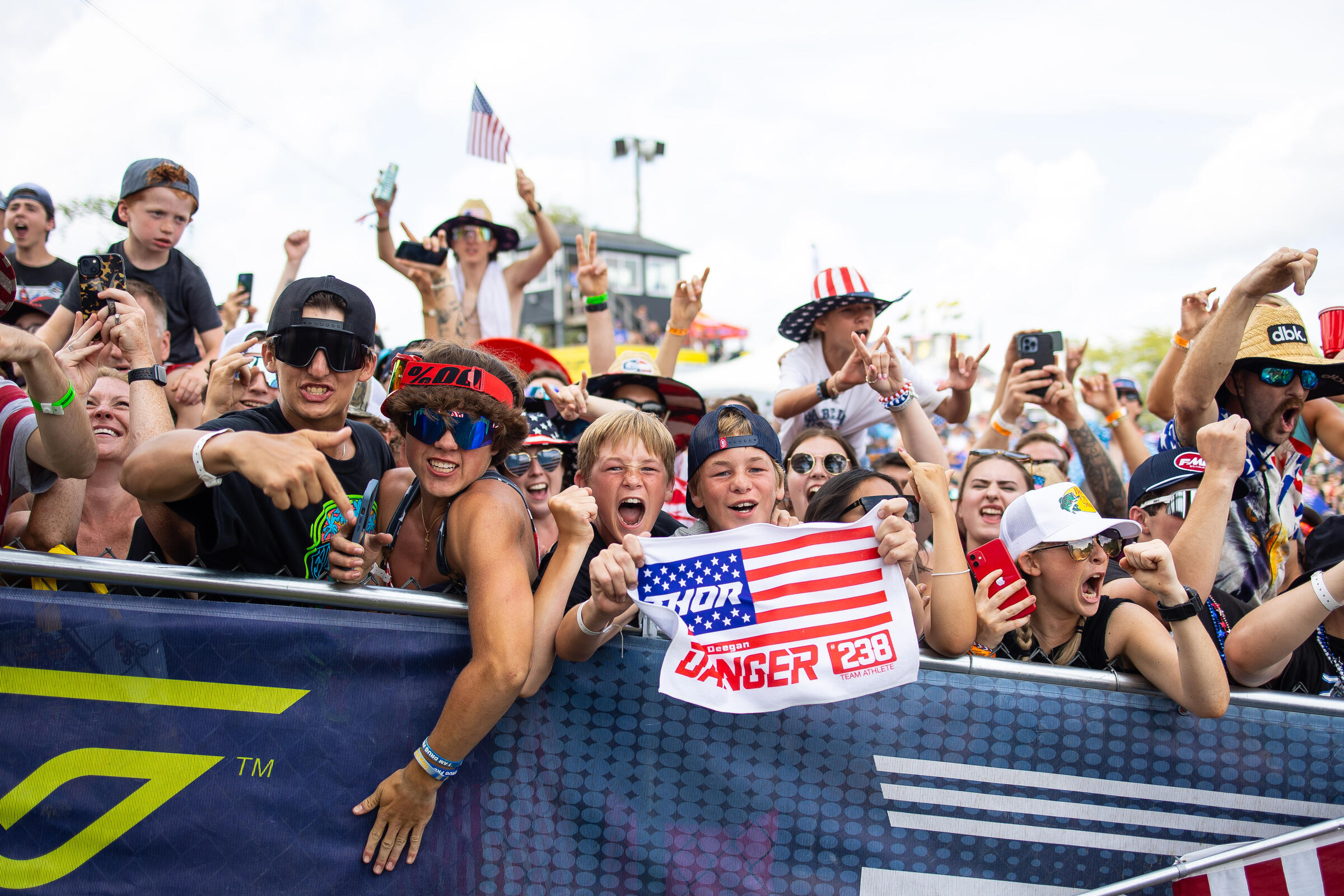 Misc_AlignMedia_MX23_Red_Bud_213