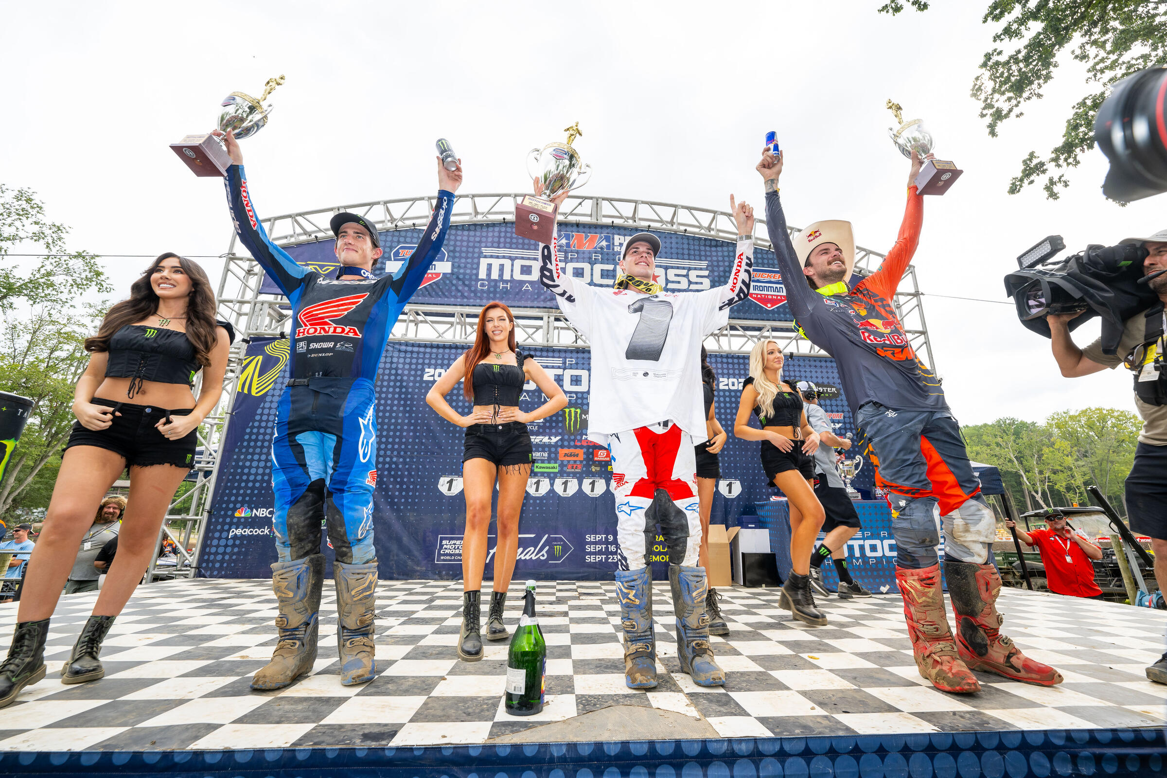Podium_AlignMedia_MX23_Ironman_003