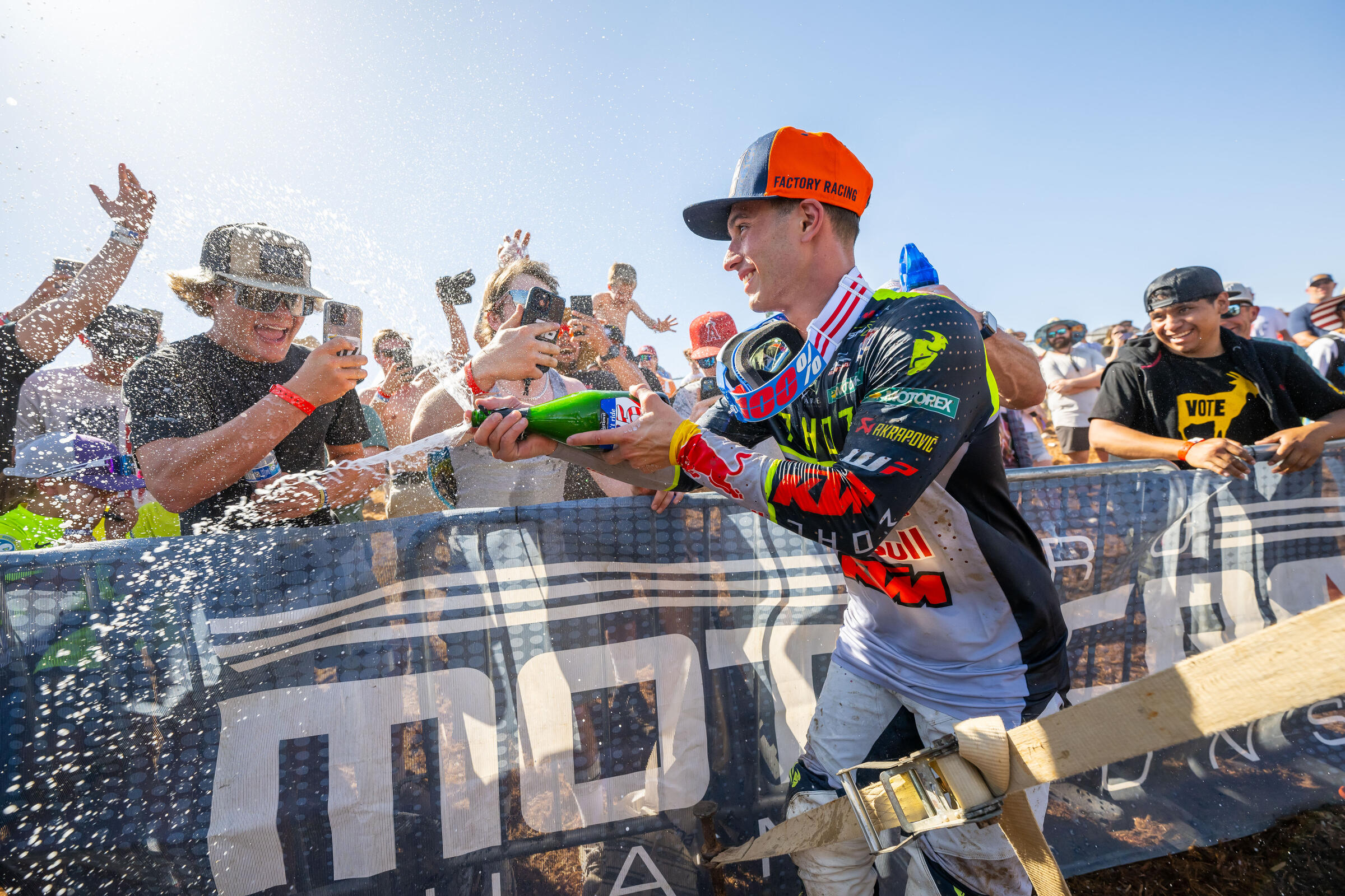 Vialle_AlignMedia_MX24_Hangtown_144