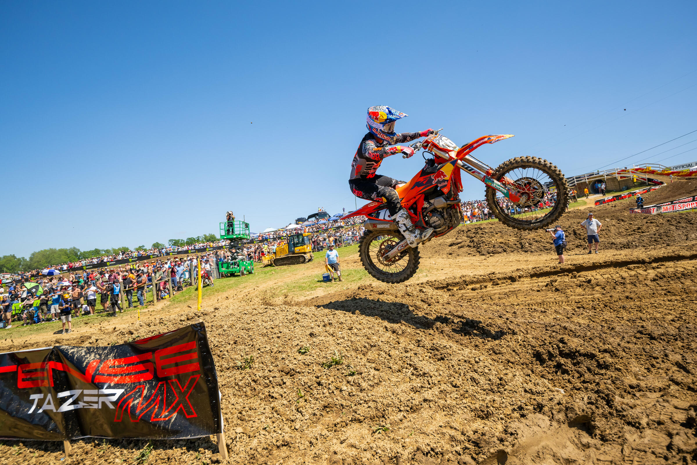 Vialle_AlignMedia_MX24_HighPoint_091