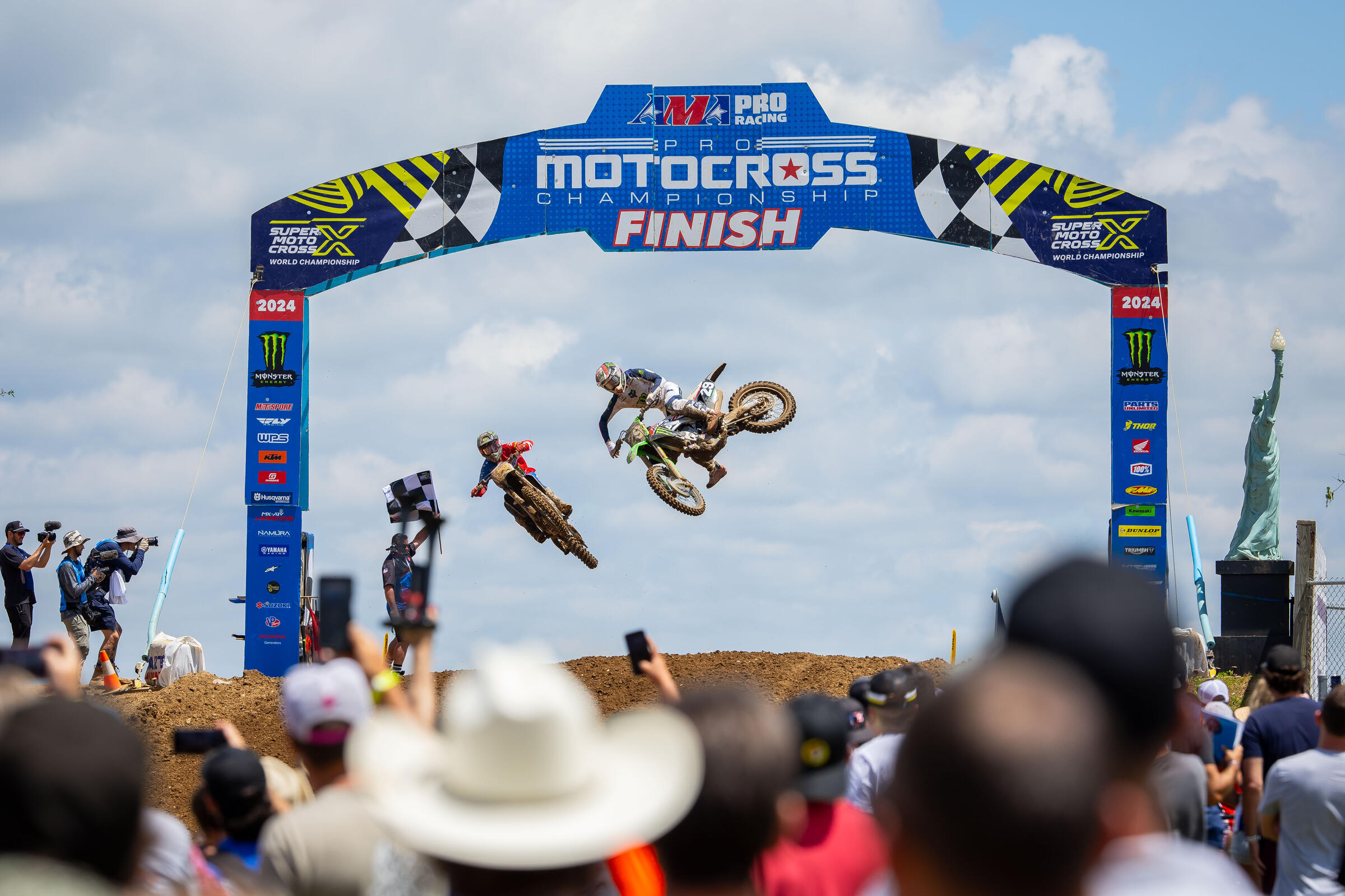 Masterpool_AlignMedia_MX24_RedBud_060