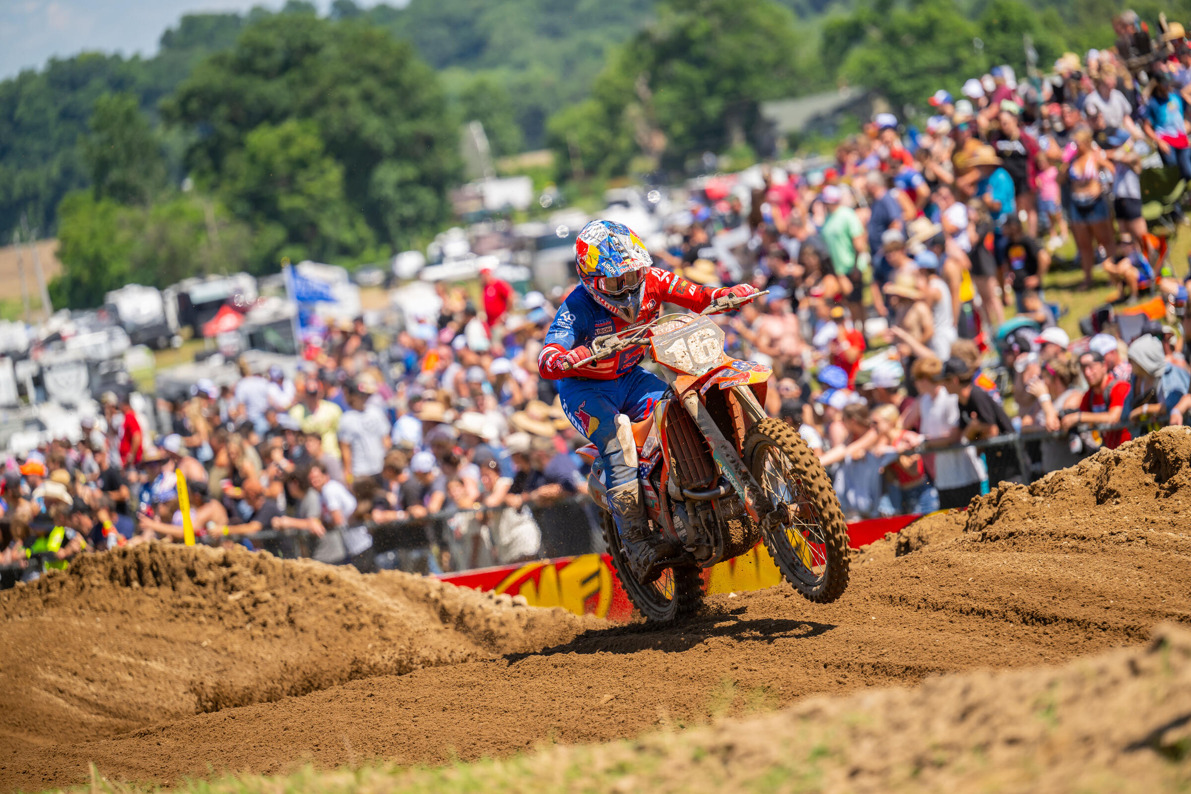 Vialle_AlignMedia_MX24_RedBud_107